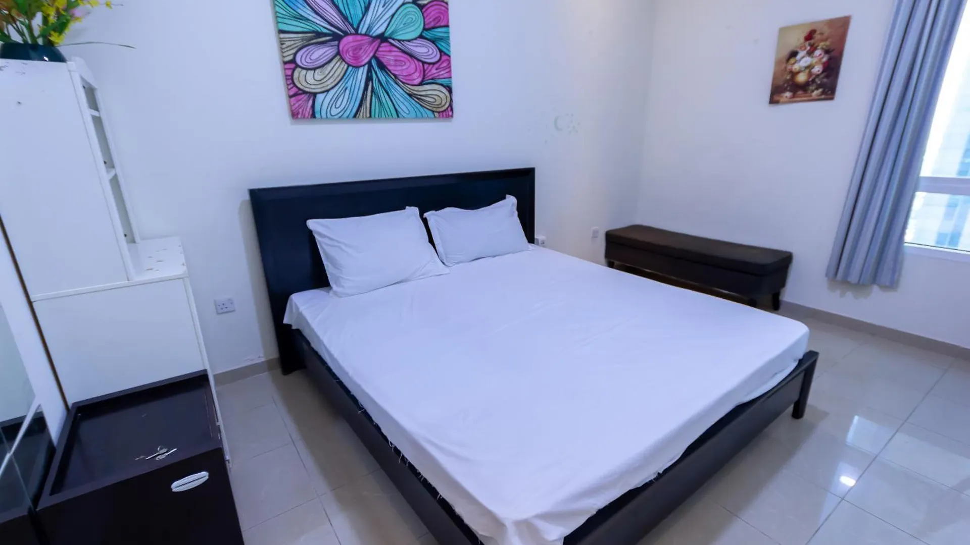 Lovely Spacious Rooms For Ladies In Marina للفتيات فقط Dubai 0*,  Emirados Árabes Unidos