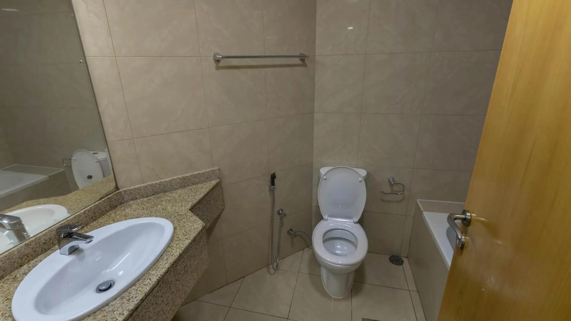 Lovely Spacious Rooms For Ladies In Marina للفتيات فقط Dubai 0*,