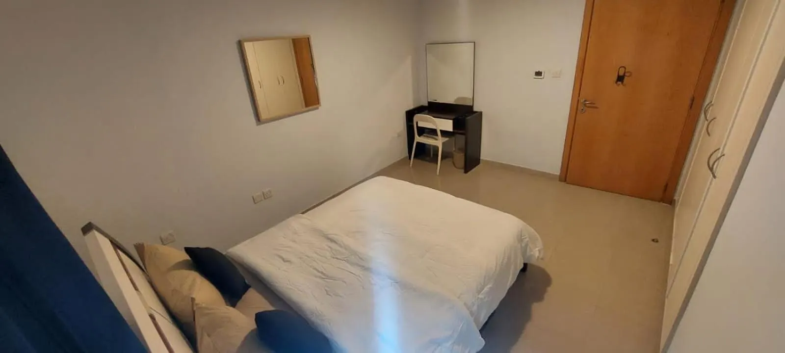 Lovely Spacious Rooms For Ladies In Marina للفتيات فقط Dubai 0*,  Emirados Árabes Unidos