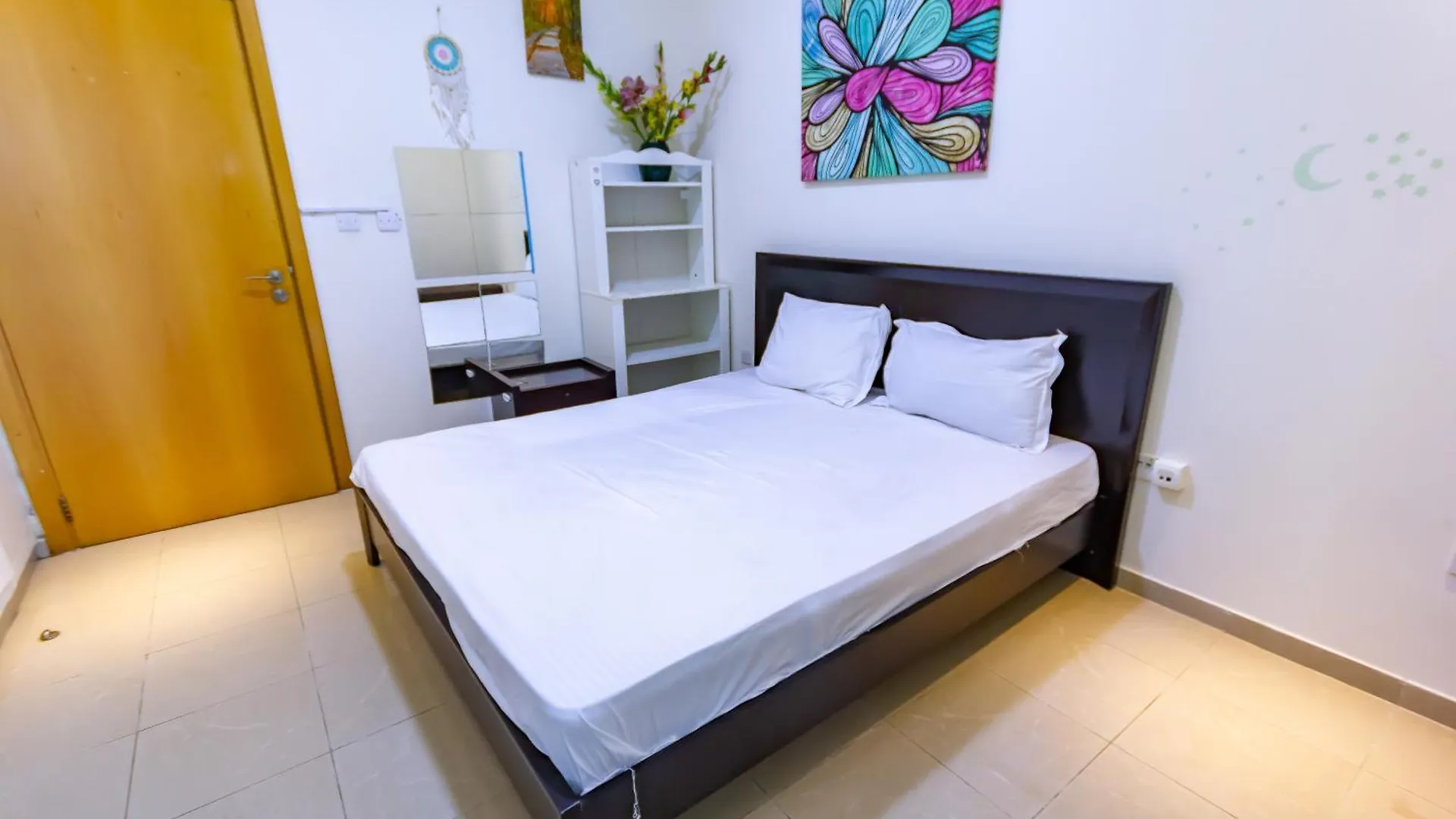 Apartment Lovely Spacious Rooms For Ladies In Marina للفتيات فقط Dubai