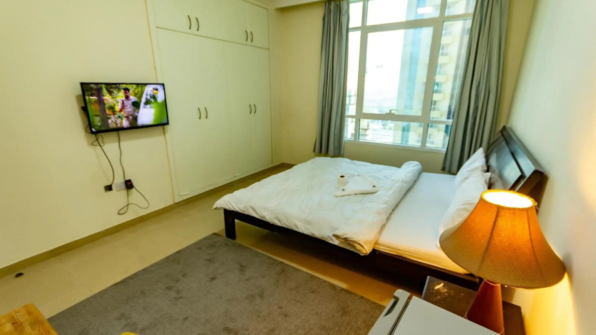 Apartment Lovely Spacious Rooms For Ladies In Marina للفتيات فقط Dubai United Arab Emirates