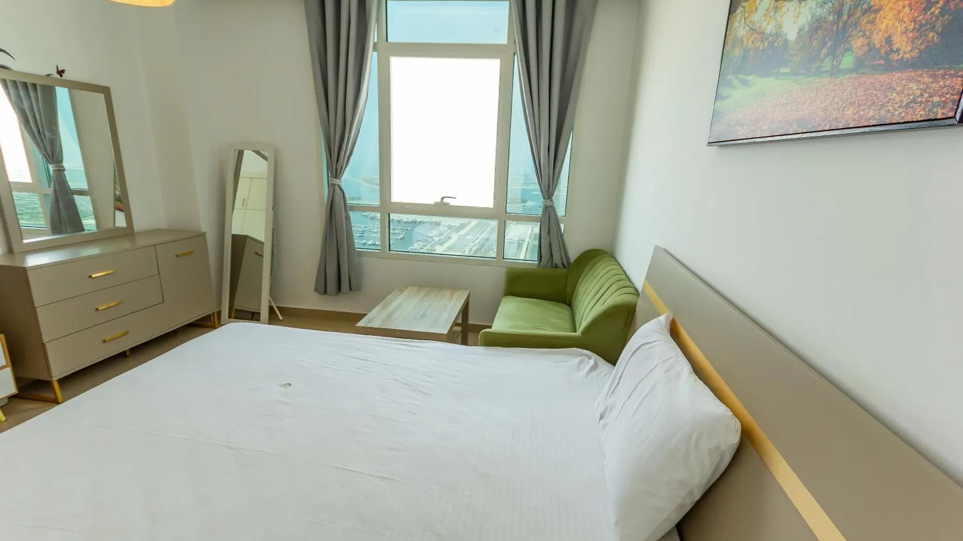 Lovely Spacious Rooms For Ladies In Marina للفتيات فقط Dubai Apartment