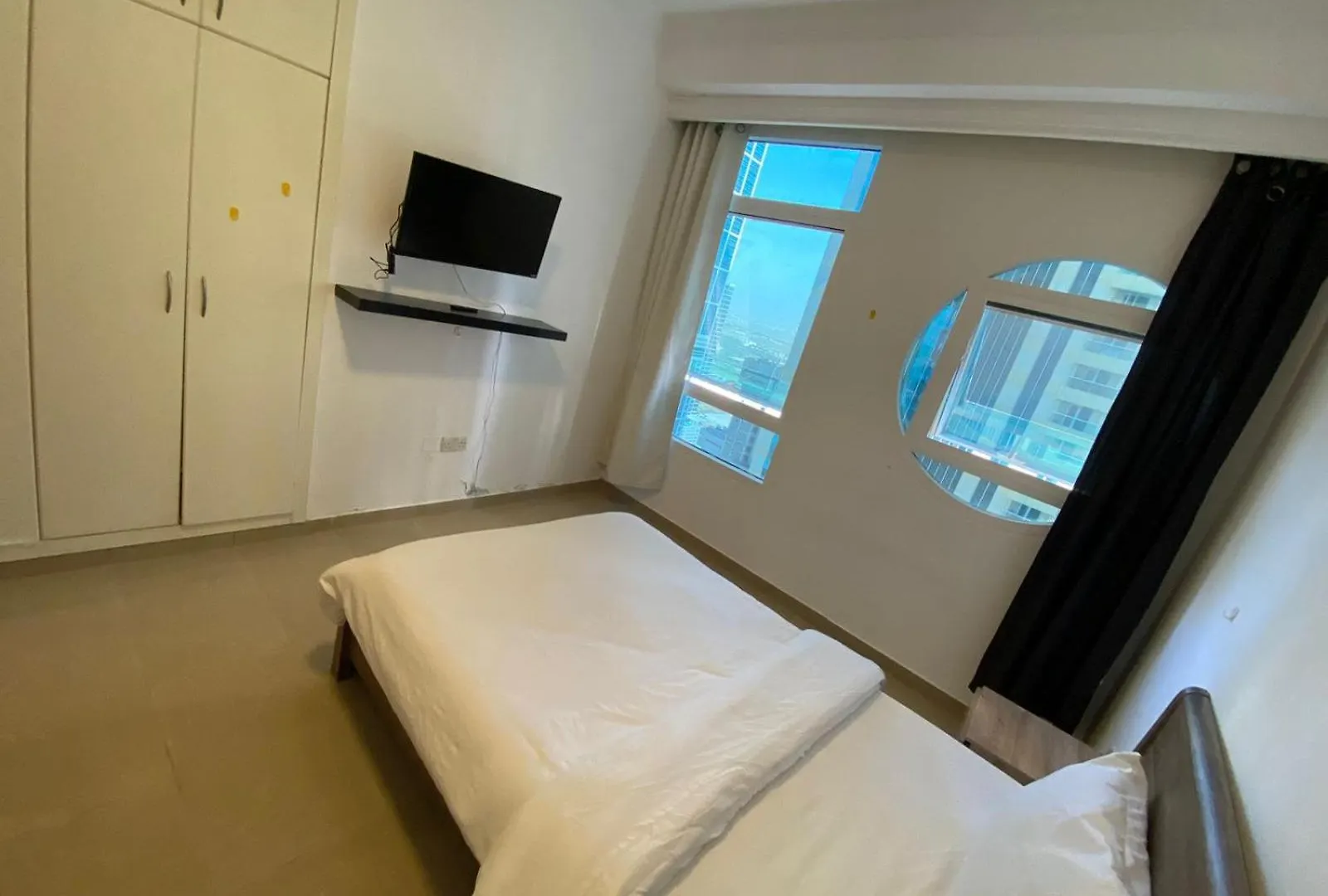 Lovely Spacious Rooms For Ladies In Marina للفتيات فقط Dubai