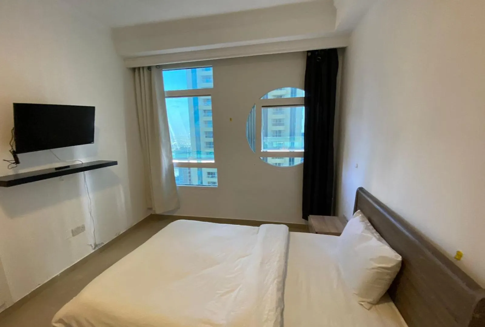 Apartment Lovely Spacious Rooms For Ladies In Marina للفتيات فقط Dubai United Arab Emirates